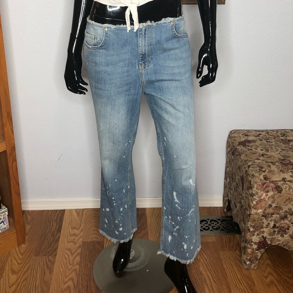 Free People Cropped Bootcut Bleach Raw Hem Jeans Sz 29 Cotton Blend - Picture 3 of 11